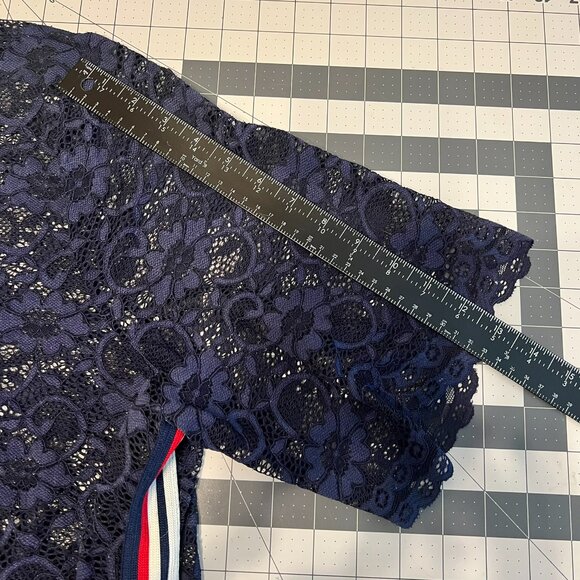 ELLOS Navy Side-Stripe Elbow-Length Lace Tunic‎ Tee w/Camisole (Plus 1X) - Picture 7 of 11